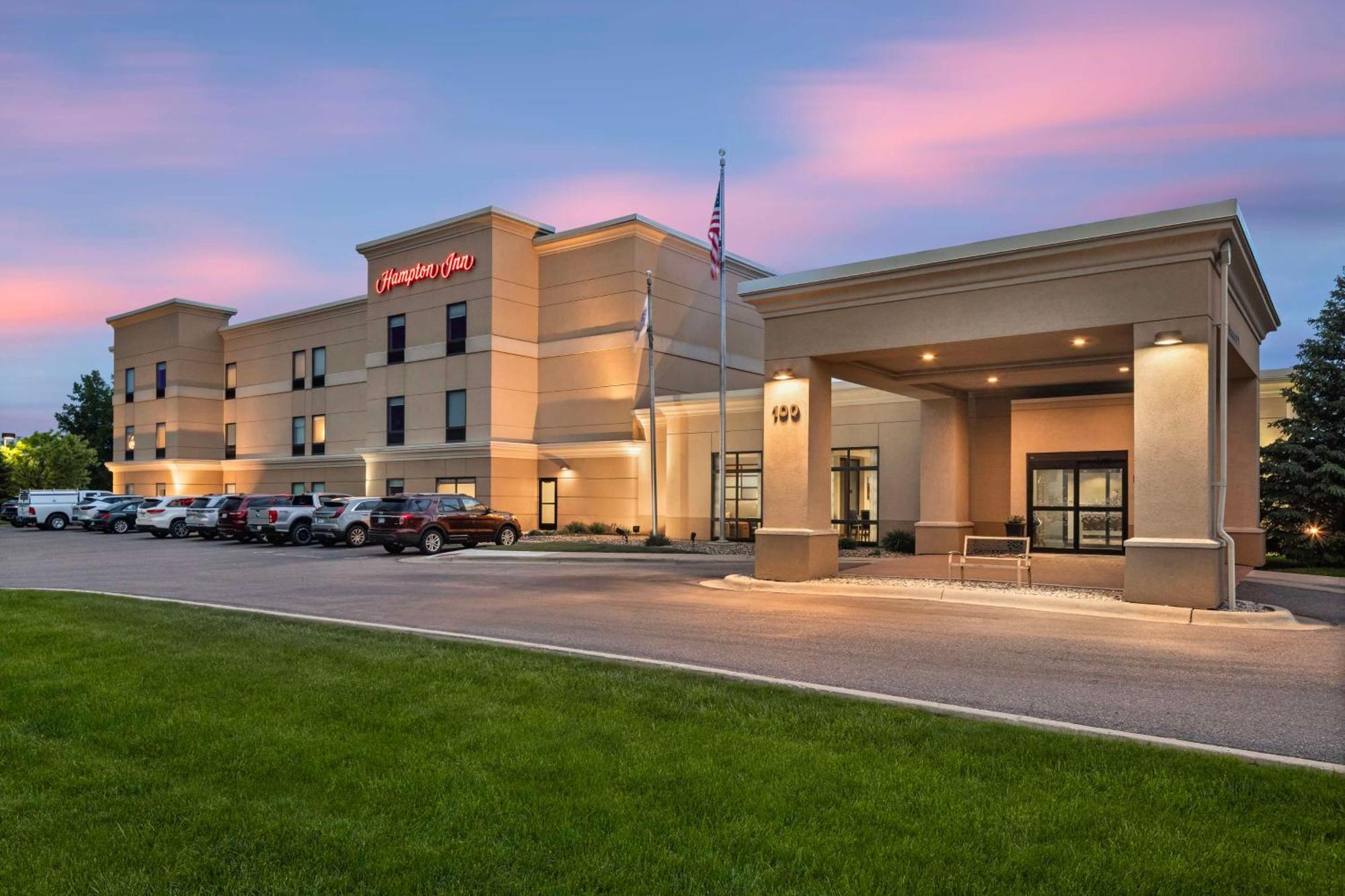 Hampton Inn Fairmont Kültér fotó