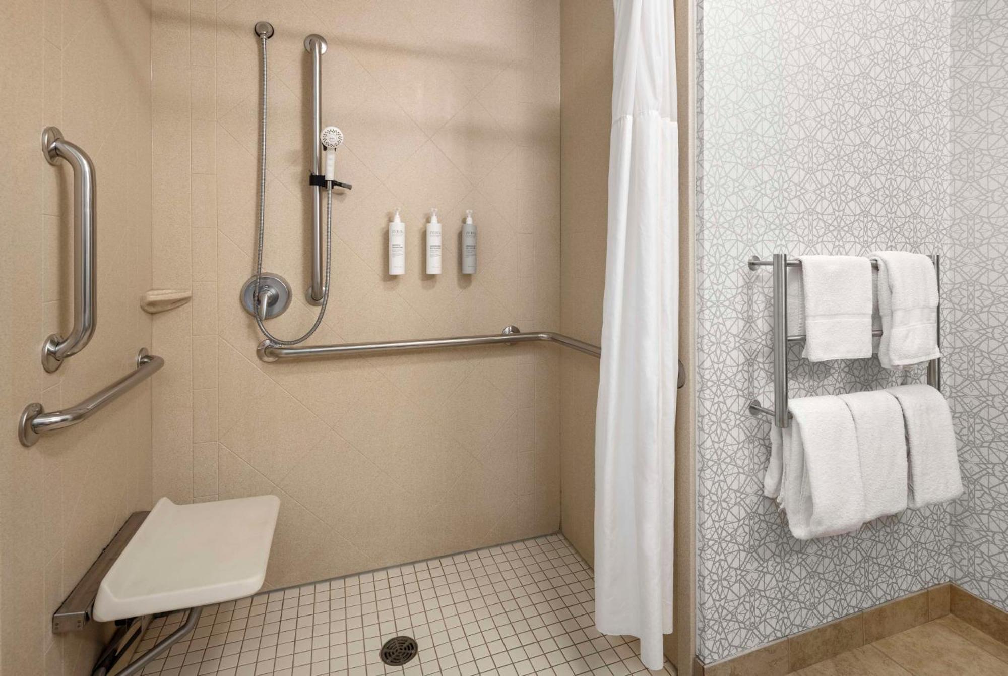 Hampton Inn Fairmont Kültér fotó