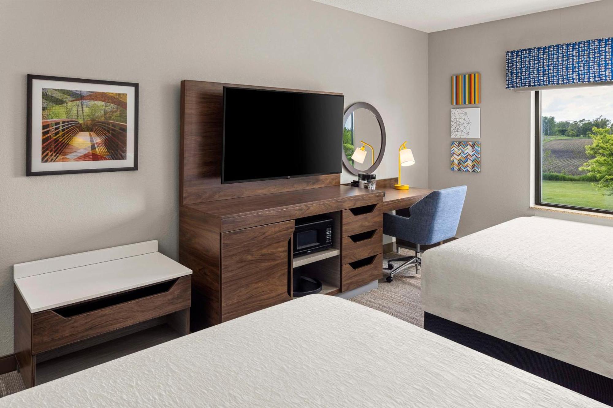 Hampton Inn Fairmont Kültér fotó