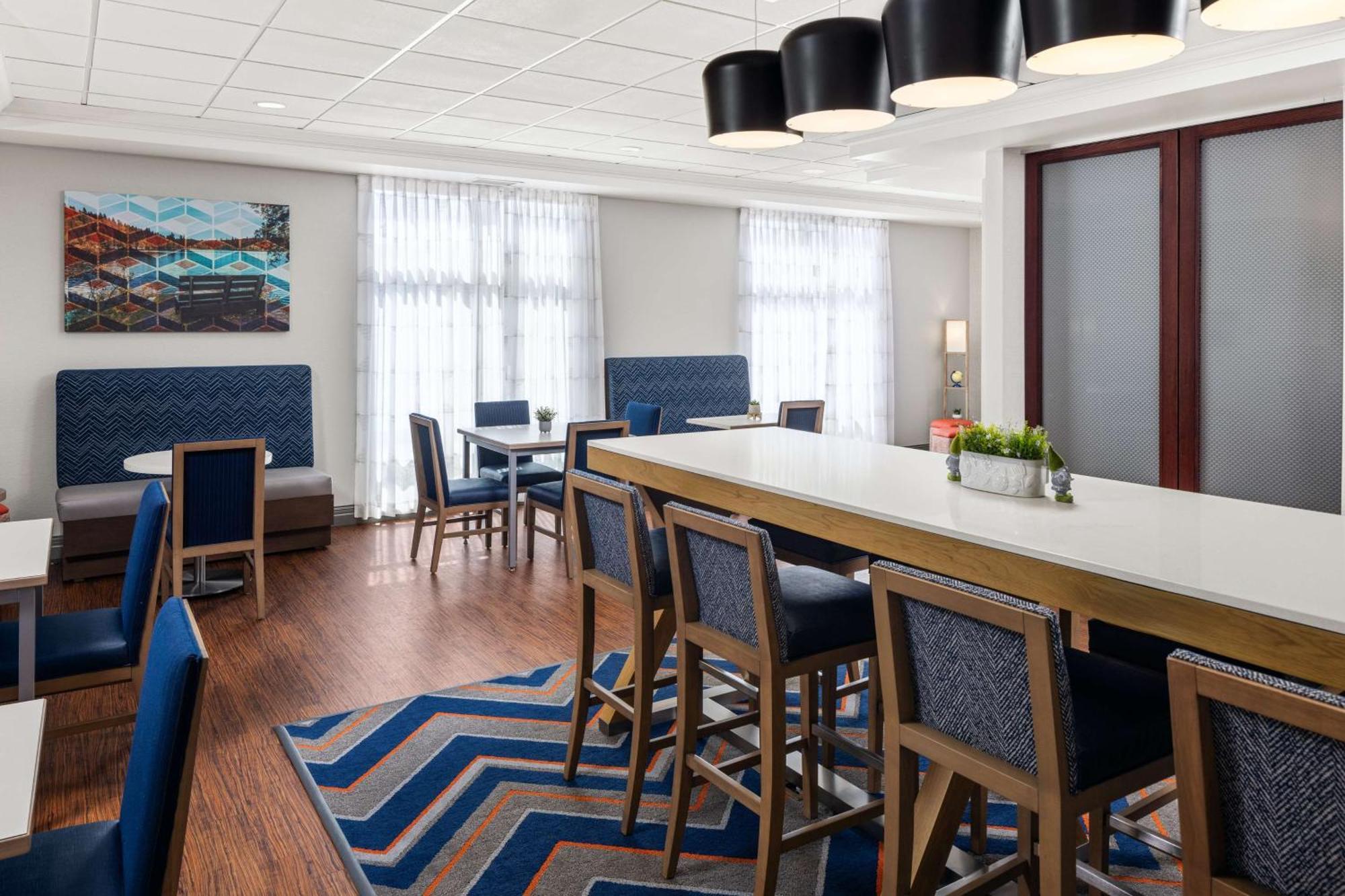 Hampton Inn Fairmont Kültér fotó