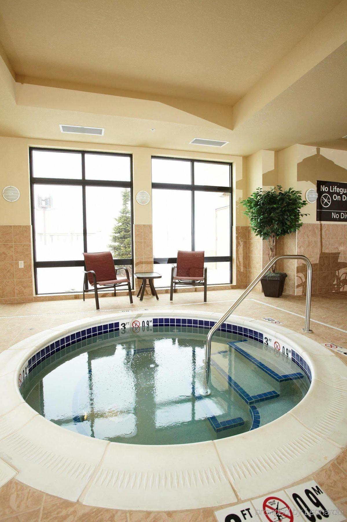 Hampton Inn Fairmont Kültér fotó